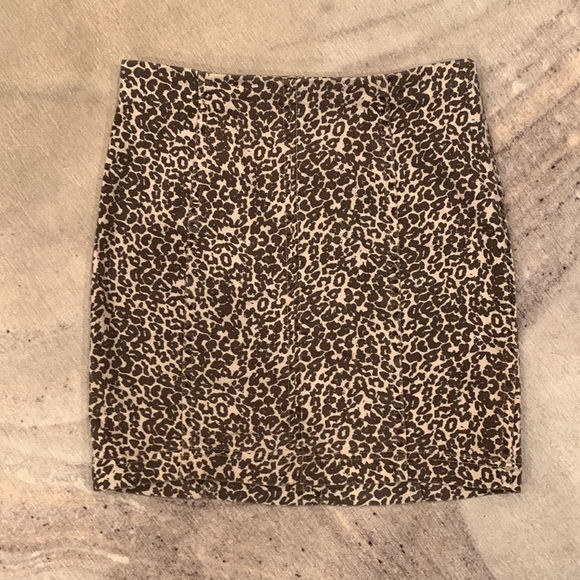 Free people femme novelty skirt in leopard tea size 2! - Picture 3 of 4